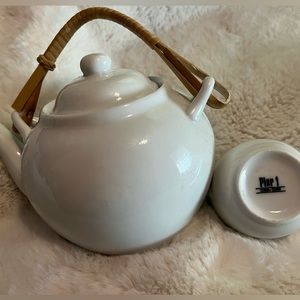 Pier 1 TEAPOT
